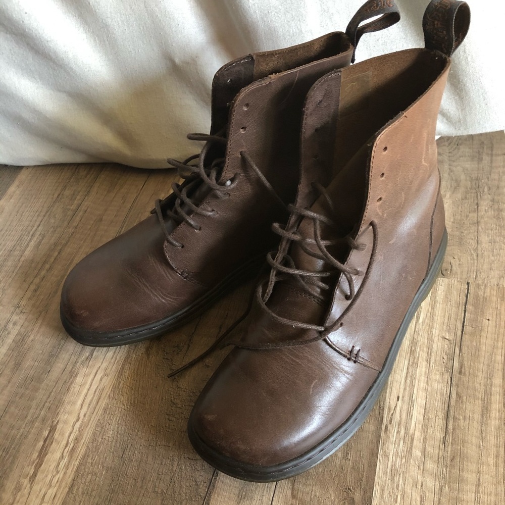 Dr. Martens leather ankle boots Size 6